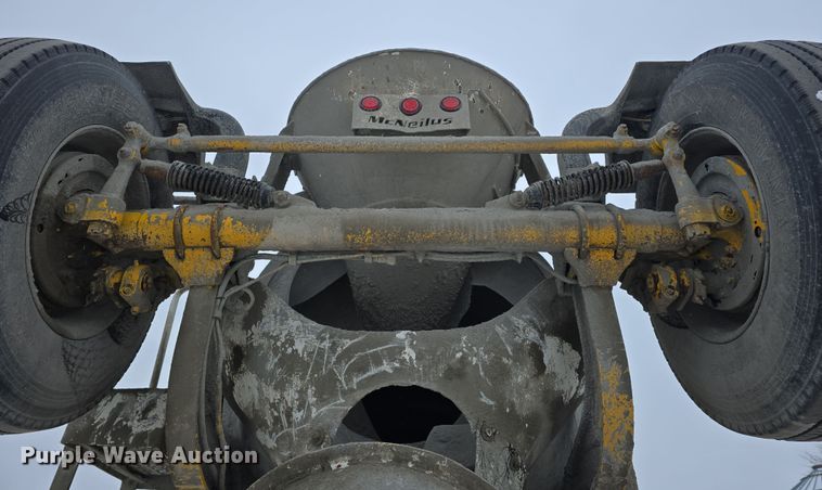 image for item DW3132 1998 Mack RD690S ready mix truck