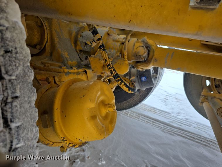 image for item DW3132 1998 Mack RD690S ready mix truck