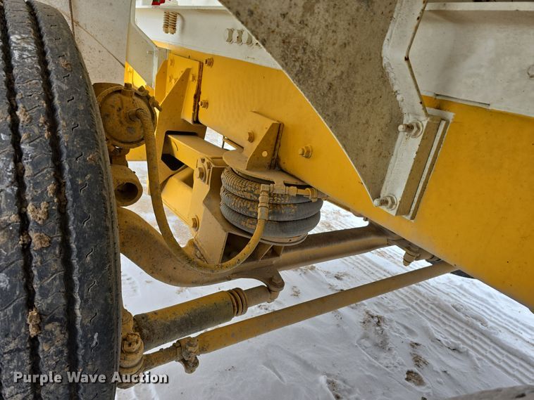 image for item DW3132 1998 Mack RD690S ready mix truck