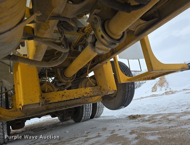 image for item DW3132 1998 Mack RD690S ready mix truck