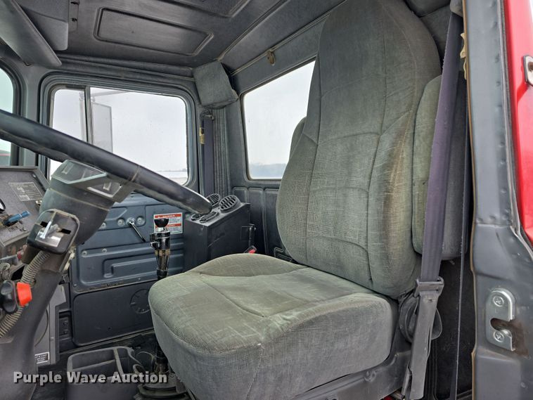 image for item DW3132 1998 Mack RD690S ready mix truck