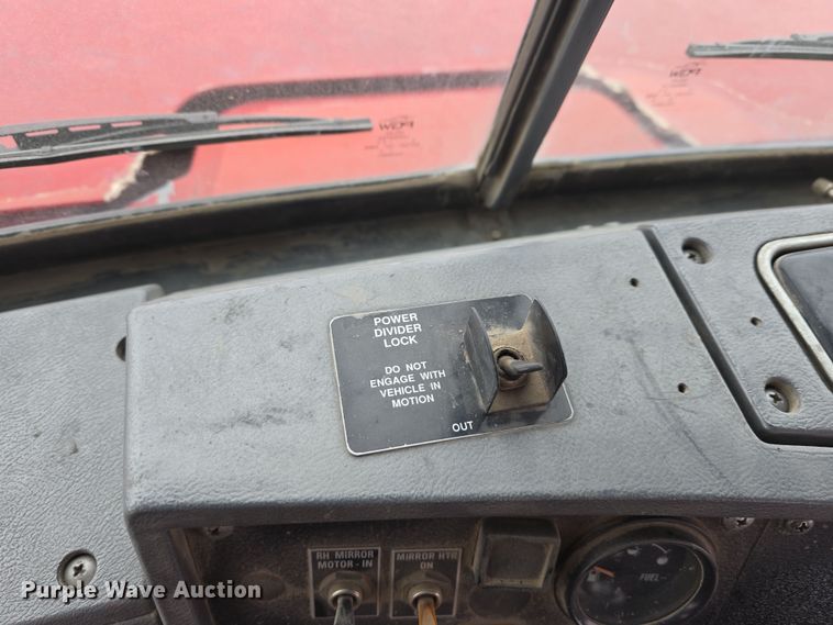 image for item DW3132 1998 Mack RD690S ready mix truck