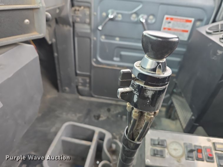 image for item DW3132 1998 Mack RD690S ready mix truck