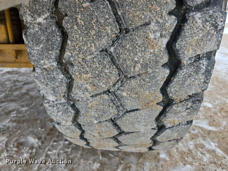 image for item DW3132 1998 Mack RD690S ready mix truck