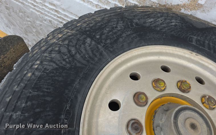 image for item DW3132 1998 Mack RD690S ready mix truck