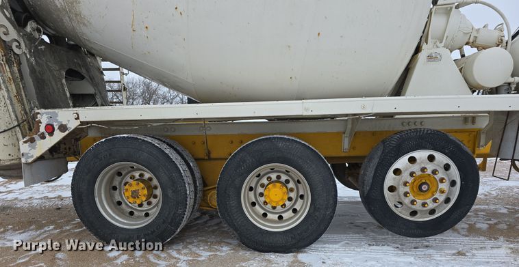 image for item DW3132 1998 Mack RD690S ready mix truck