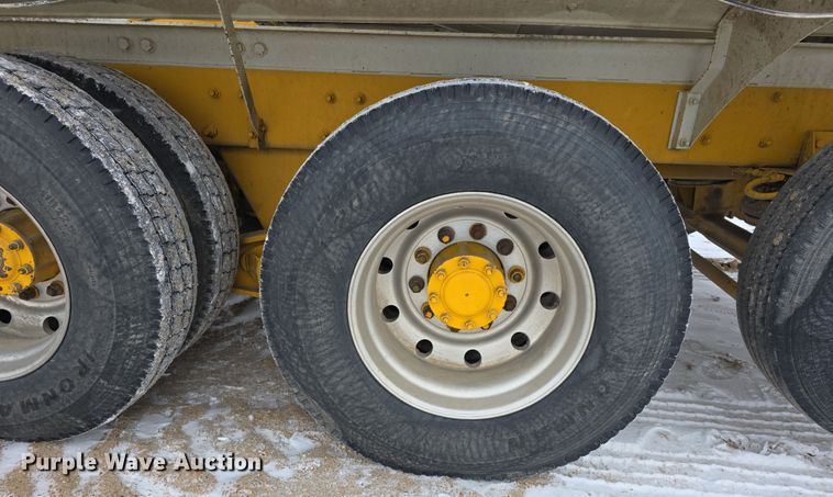 image for item DW3132 1998 Mack RD690S ready mix truck