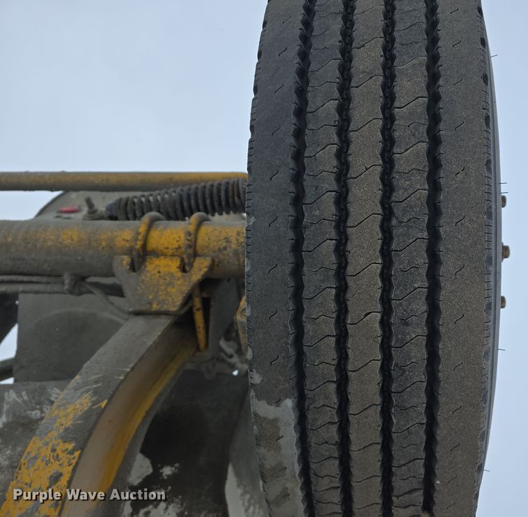 image for item DW3132 1998 Mack RD690S ready mix truck