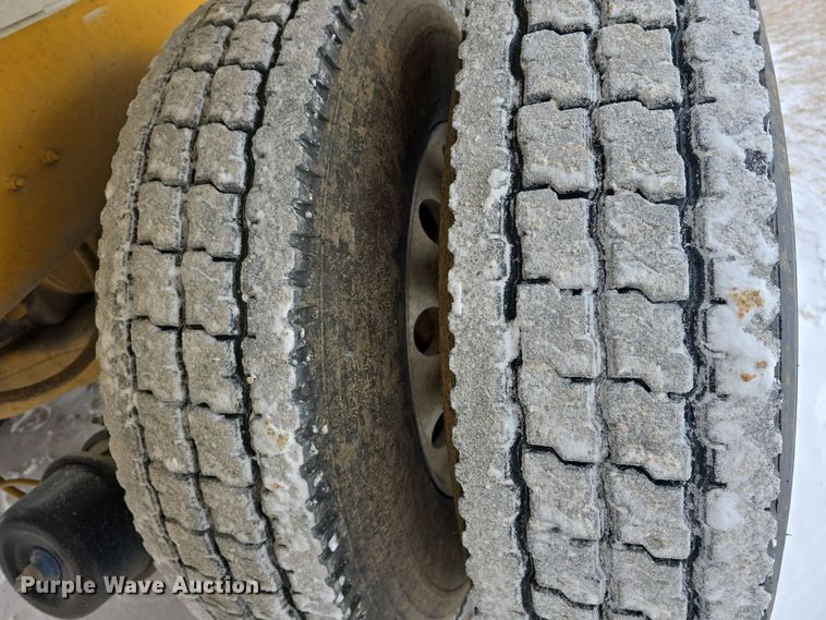 image for item DW3132 1998 Mack RD690S ready mix truck