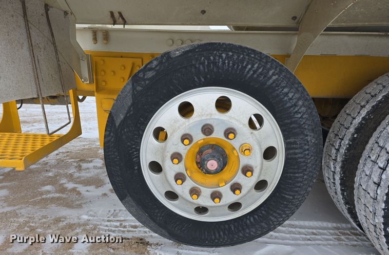 image for item DW3132 1998 Mack RD690S ready mix truck