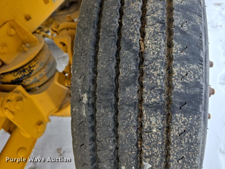 image for item DW3132 1998 Mack RD690S ready mix truck