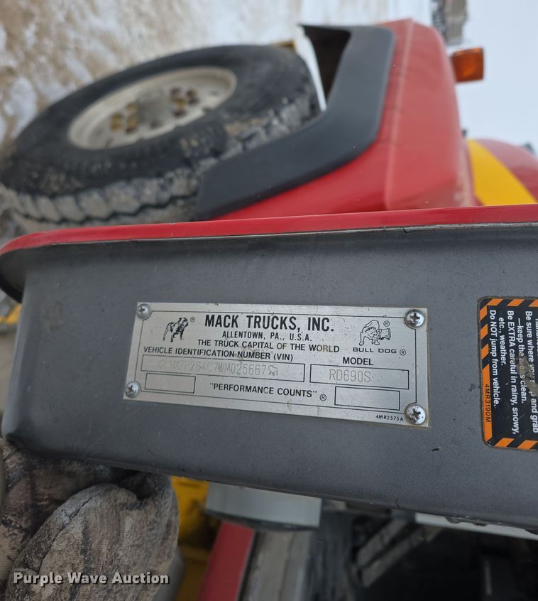 image for item DW3132 1998 Mack RD690S ready mix truck