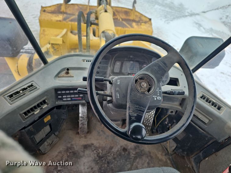 image for item DW3133 1999 Komatsu WA320-3MC wheel loader