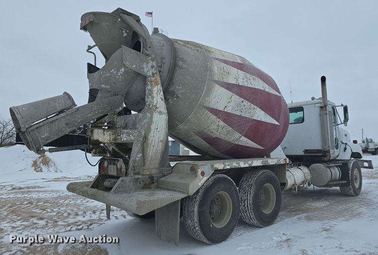 image for item DW3134 1999 International Paystar 5000 ready mix truck