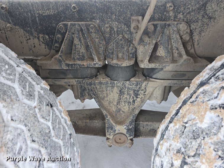 image for item DW3134 1999 International Paystar 5000 ready mix truck