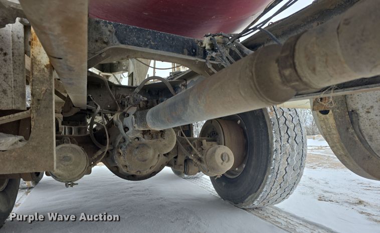 image for item DW3134 1999 International Paystar 5000 ready mix truck