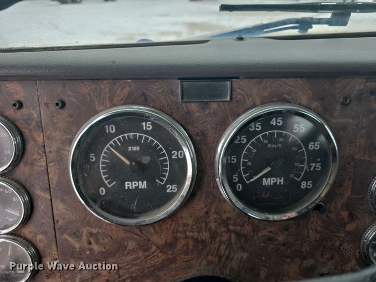 image for item DW3134 1999 International Paystar 5000 ready mix truck