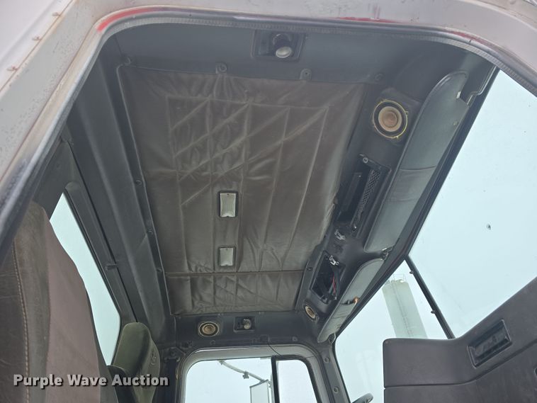 image for item DW3134 1999 International Paystar 5000 ready mix truck