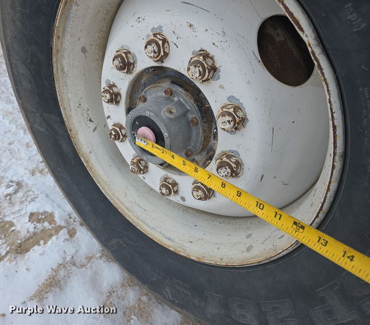 image for item DW3134 1999 International Paystar 5000 ready mix truck