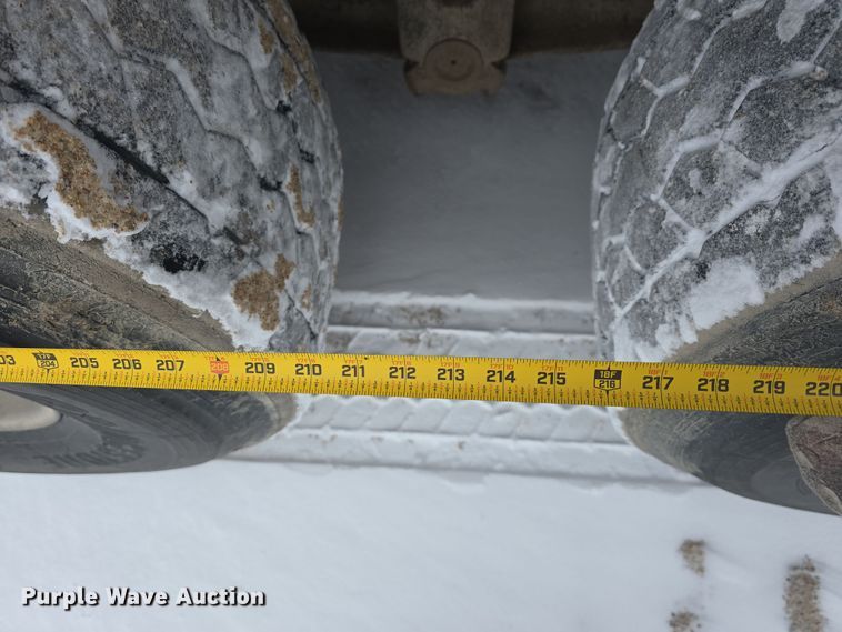 image for item DW3134 1999 International Paystar 5000 ready mix truck