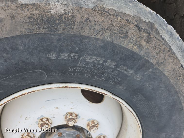 image for item DW3134 1999 International Paystar 5000 ready mix truck