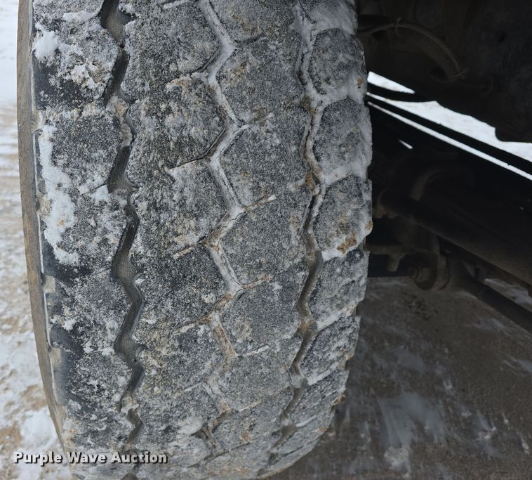 image for item DW3134 1999 International Paystar 5000 ready mix truck