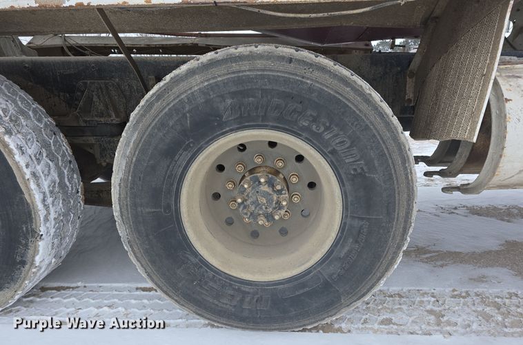 image for item DW3134 1999 International Paystar 5000 ready mix truck