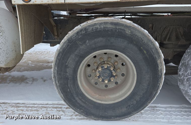 image for item DW3134 1999 International Paystar 5000 ready mix truck