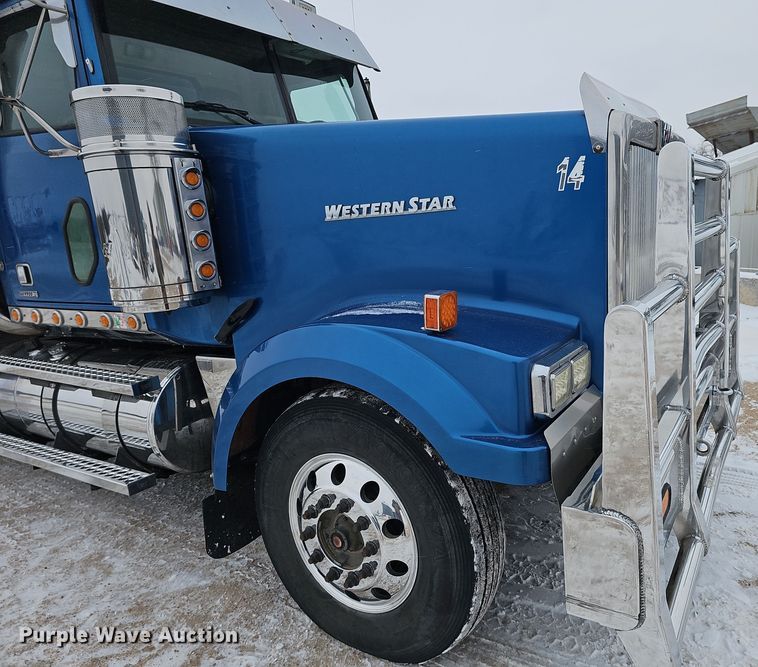 image for item DW3138 2014 Western Star 4900 EX glider kit dump truck