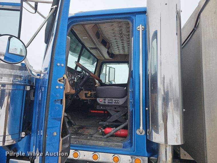 image for item DW3138 2014 Western Star 4900 EX glider kit dump truck