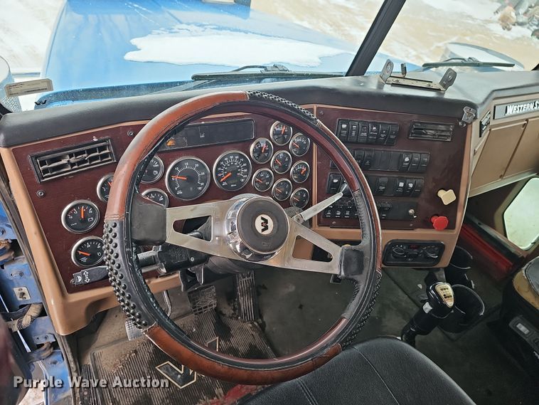 image for item DW3138 2014 Western Star 4900 EX glider kit dump truck