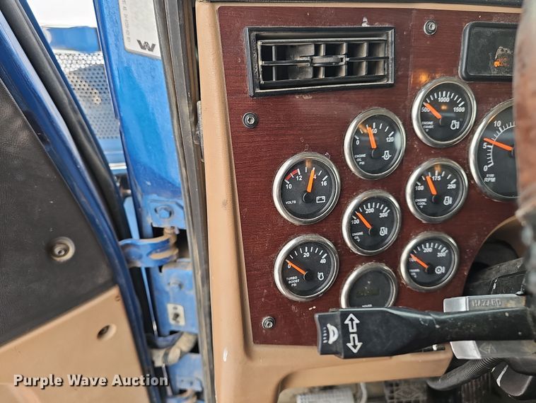 image for item DW3138 2014 Western Star 4900 EX glider kit dump truck