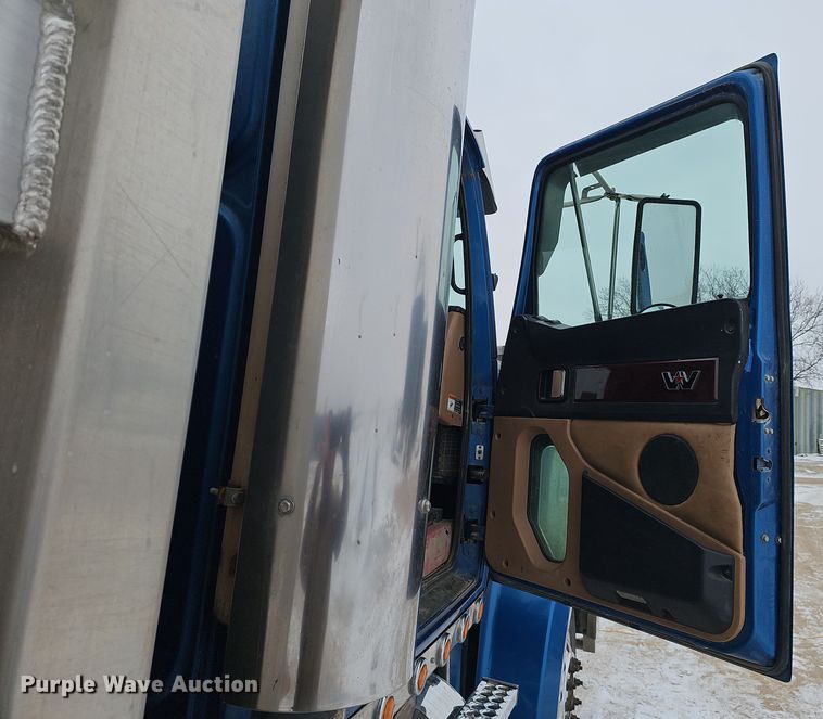 image for item DW3138 2014 Western Star 4900 EX glider kit dump truck