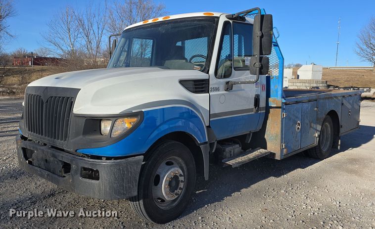 image for item DW3142 2013 International TerraStar flatbed truck