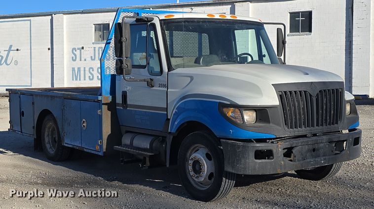 image for item DW3142 2013 International TerraStar flatbed truck