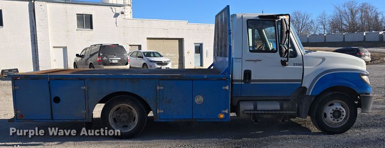 image for item DW3142 2013 International TerraStar flatbed truck