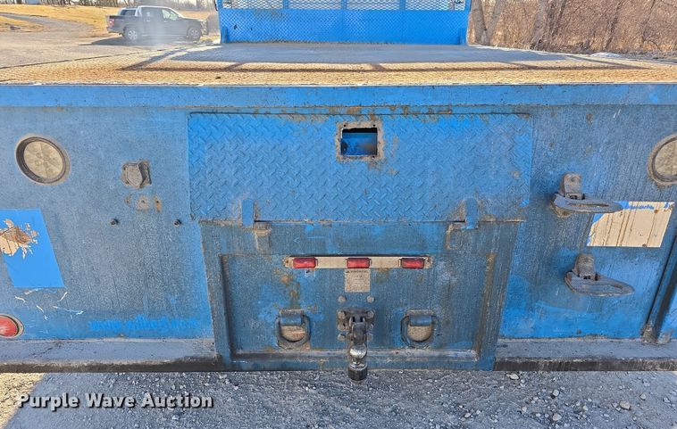 image for item DW3142 2013 International TerraStar flatbed truck