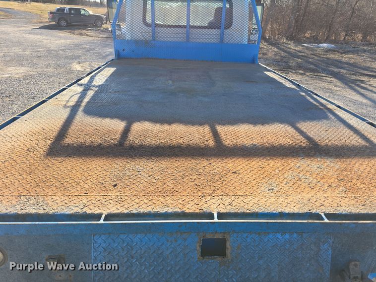 image for item DW3142 2013 International TerraStar flatbed truck