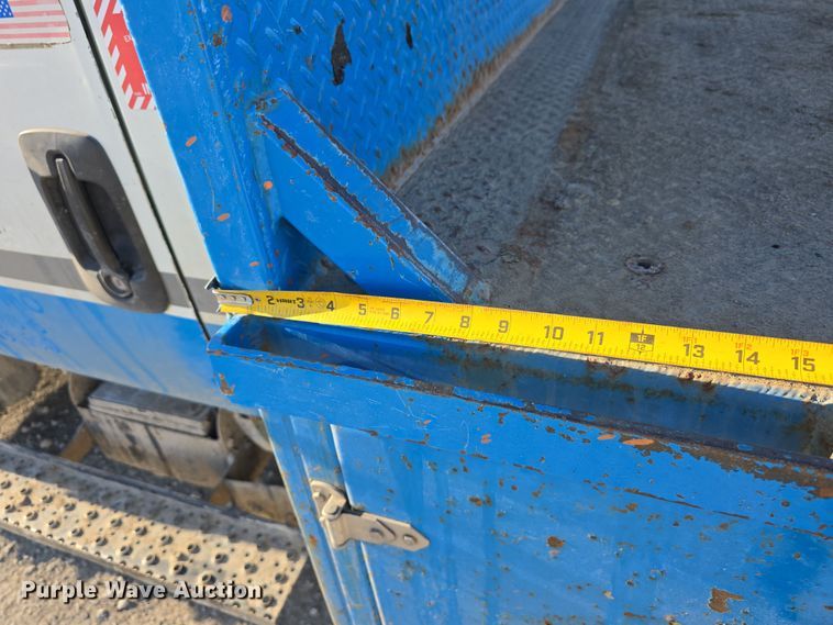 image for item DW3142 2013 International TerraStar flatbed truck