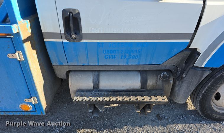 image for item DW3142 2013 International TerraStar flatbed truck