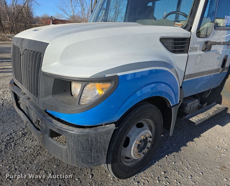 image for item DW3142 2013 International TerraStar flatbed truck