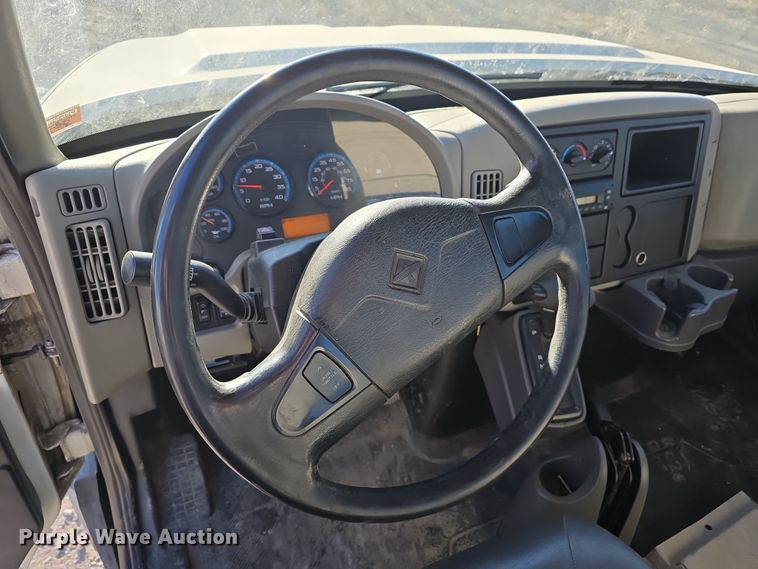 image for item DW3142 2013 International TerraStar flatbed truck