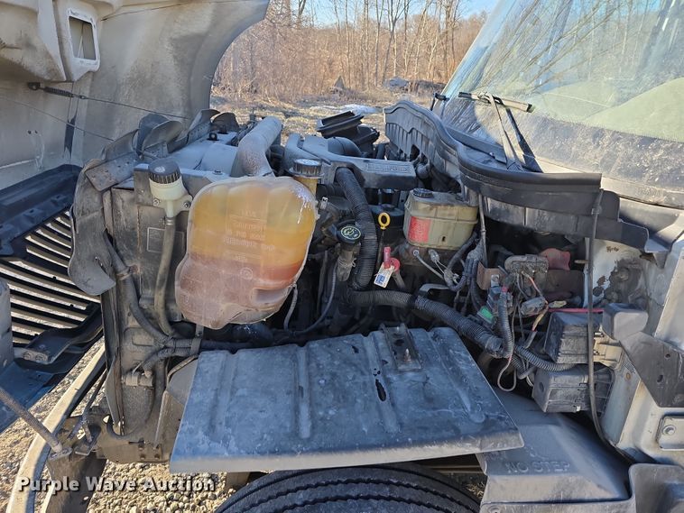 image for item DW3142 2013 International TerraStar flatbed truck