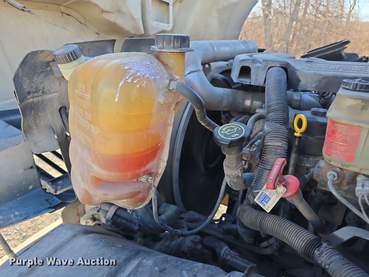 image for item DW3142 2013 International TerraStar flatbed truck