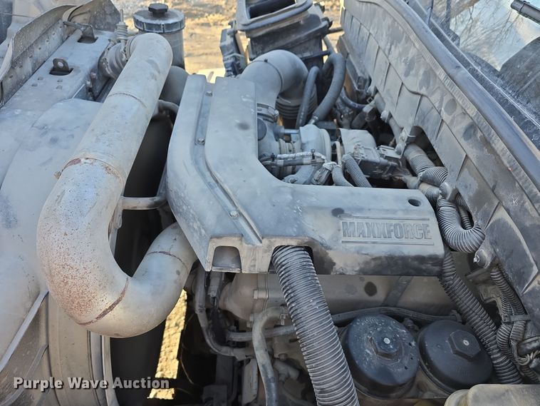 image for item DW3142 2013 International TerraStar flatbed truck