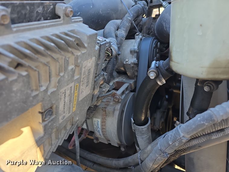 image for item DW3142 2013 International TerraStar flatbed truck