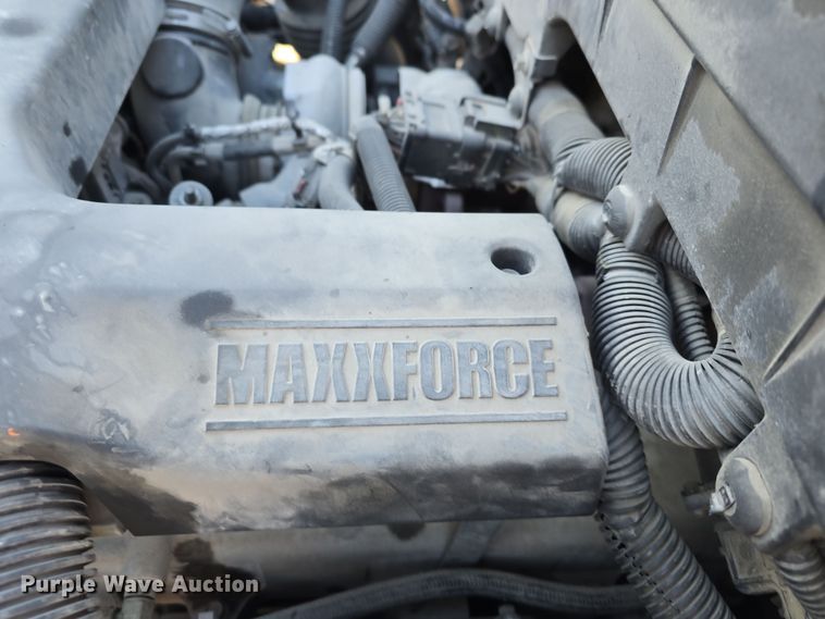 image for item DW3142 2013 International TerraStar flatbed truck