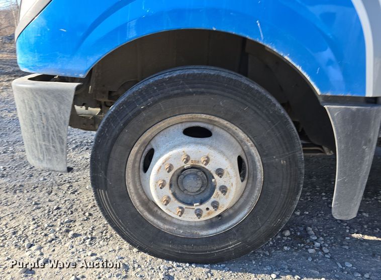 image for item DW3142 2013 International TerraStar flatbed truck