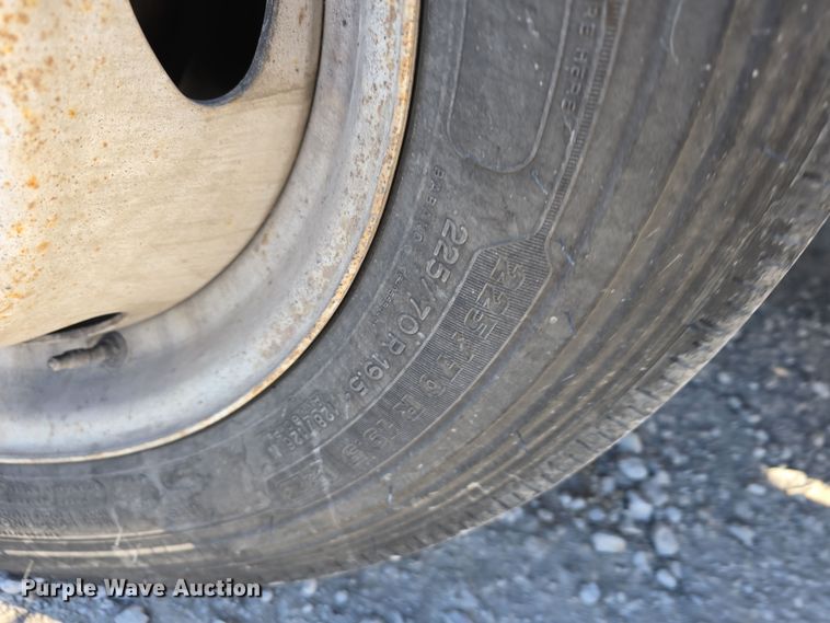 image for item DW3142 2013 International TerraStar flatbed truck