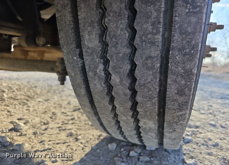 image for item DW3142 2013 International TerraStar flatbed truck